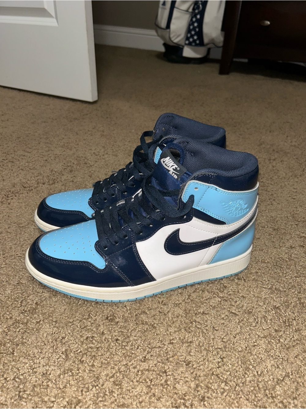 Nike Jordan 1 Retro High “UNC Patent” - Picture 2 of 6